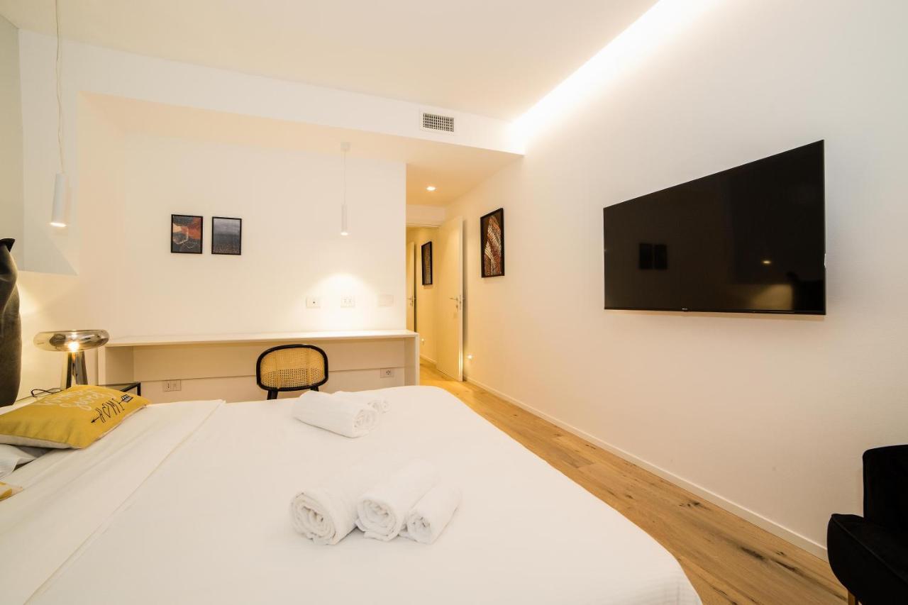 Milan Chic Luxury Apartments-Hosted By Sweetstay ภายนอก รูปภาพ