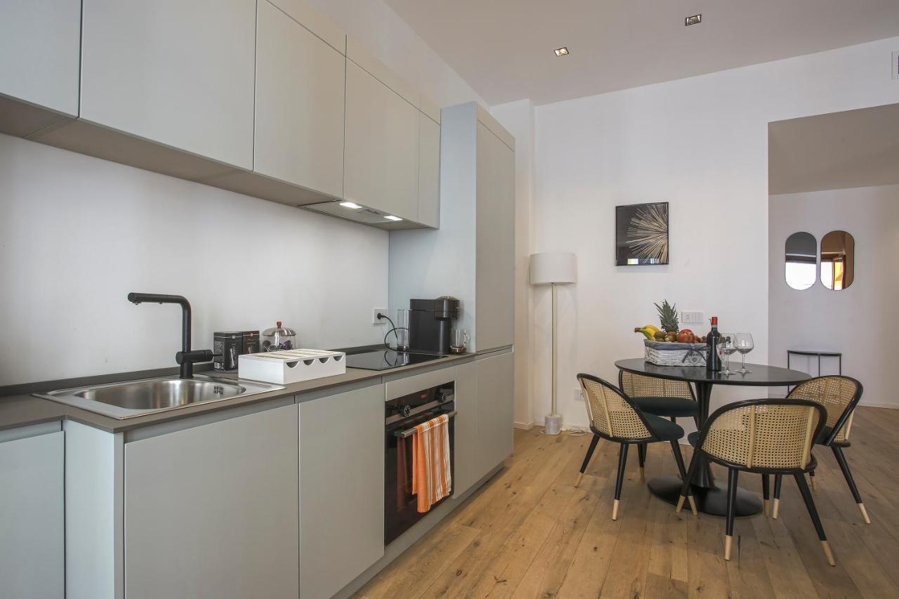 Milan Chic Luxury Apartments-Hosted By Sweetstay ภายนอก รูปภาพ