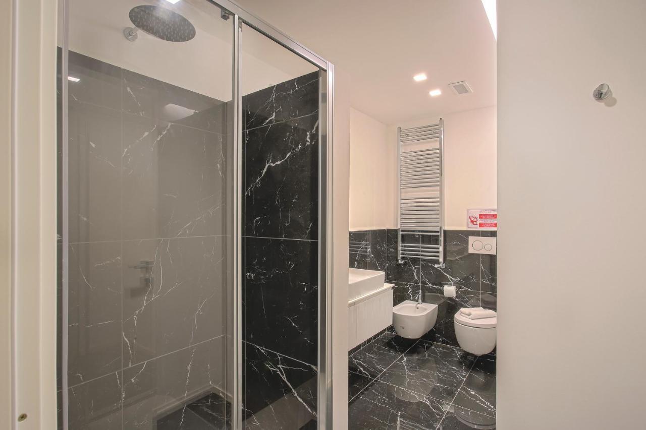 Milan Chic Luxury Apartments-Hosted By Sweetstay ภายนอก รูปภาพ